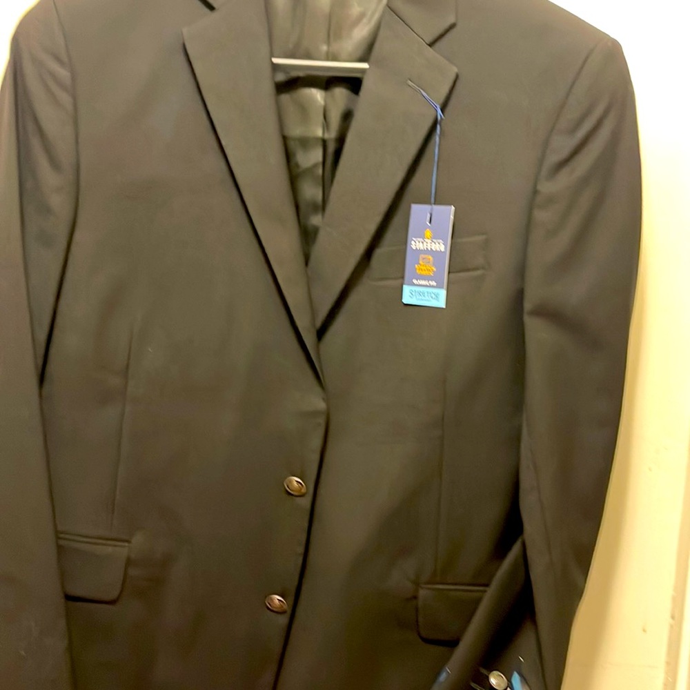 Stafford stretch fabric classic fit blazer in black.